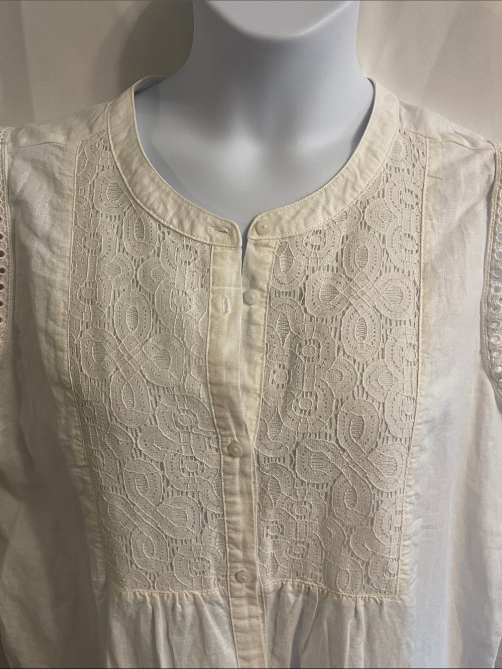 Liz Claiborne White Sleeveless Lace-Front Crochet  Top Blouse NWT Size XL 1X - Picture 3 of 11